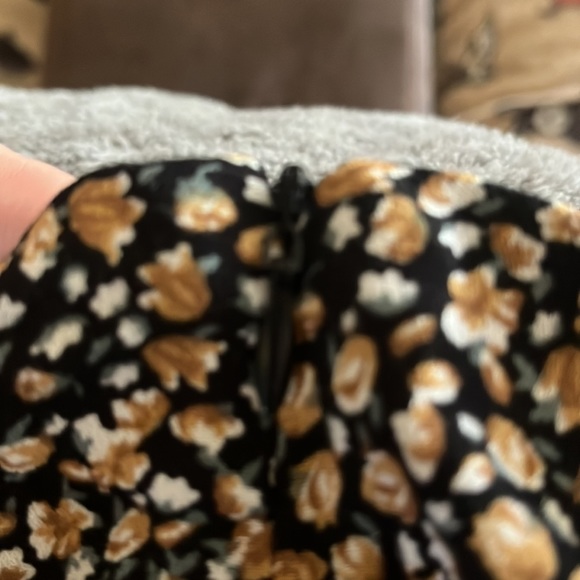 NWT Garage Floral Mini Skirt - Picture 3 of 4